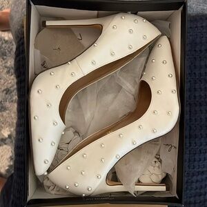 Lulus white pearl pumps